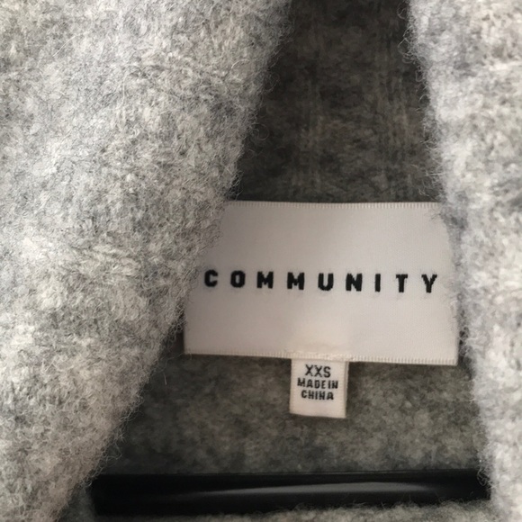 Community Plutarch Sweater - Picture 4 of 6